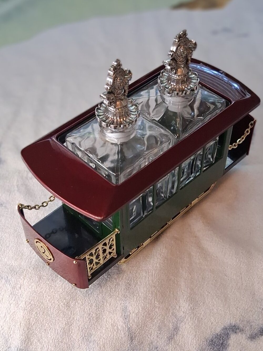 Vintage 1950s - 70s Musical Trolley Decanter Set – Lion Crown Stoppers – Working - Picture 3 of 11
